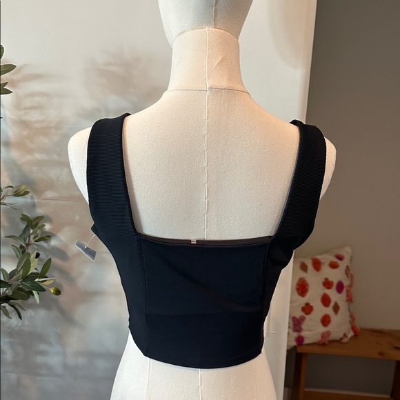 Travis Mathew Moveknit Sport Top New! - Picture 7 of 8